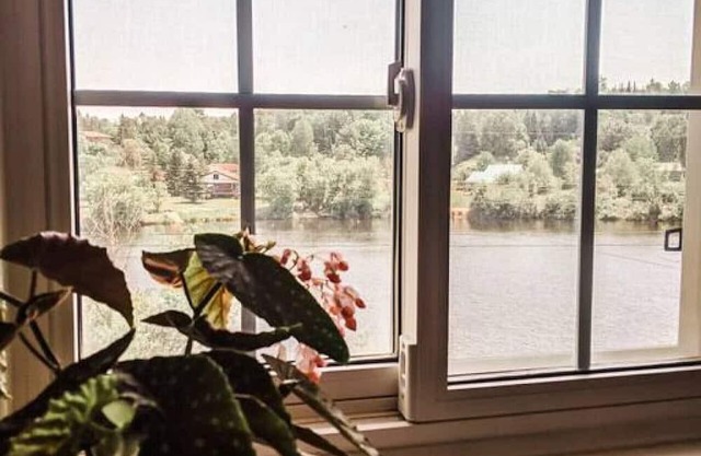 Riverfront Cottage w/Boat Launch Perfect Retreat!
