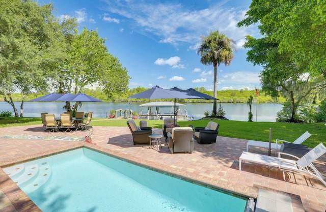 Riverfront Florida Studio w/Pool & Hot Tub Access