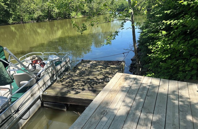 Riverfront Loft, Restaurants, kayaks, paddle boards, Broad Ripple!
