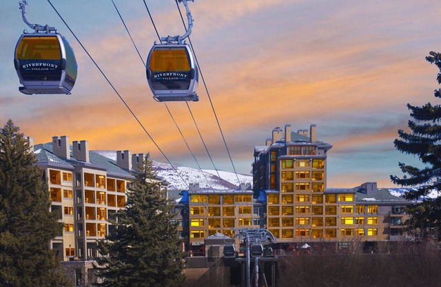 Riverfront Luxury Resort/Spa/Ski In-Ski Out Condo/Unmatched Top Floor Views