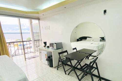 Riverfront Retreat Prime Location Apartment with Stunning Views of the RioNegro