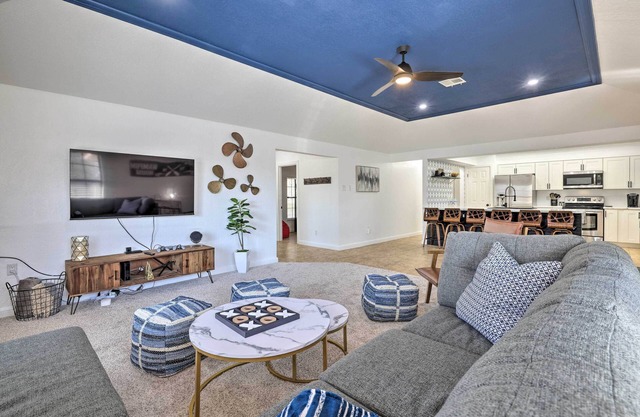 Riverfront Seguin Home w/Dock: 3 Mi to Dtwn!
