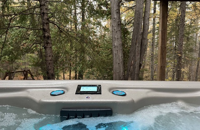 RiverHouse Cabin with Hot Tub and Central State Trail Access!