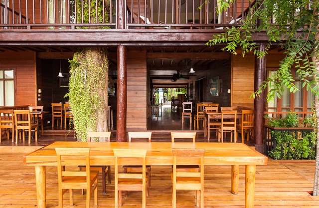 Riverhouse Hotel - The Teak House