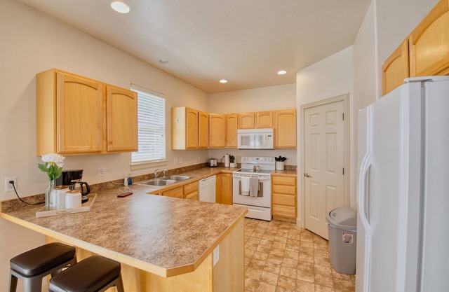 Rivermist sbdv/3 car garage/Netflix/large suite
