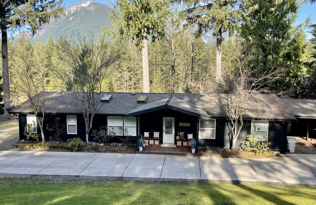 Rivers Edge ~ Riverfront, Acreage and Views