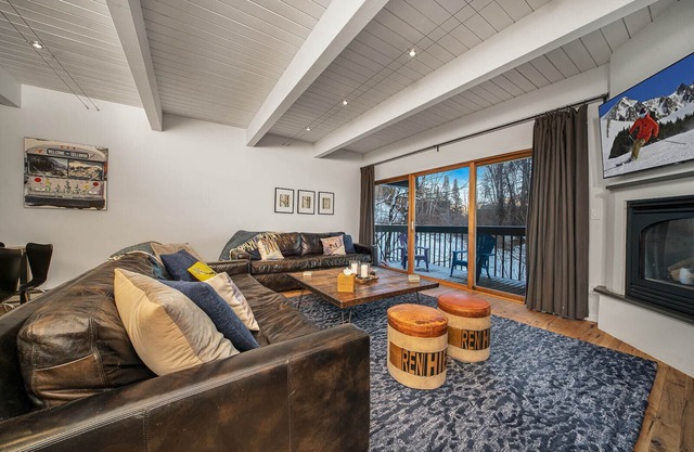 Riverside C03 A Mountain Forest Hideaway - 2 Bedrooms, 2 Bathrooms, Sleeps 6