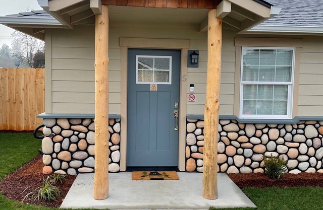 Riverside Cabin 5 - (Brand New Construction)