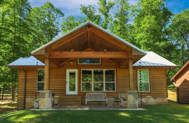 Riverside Cabin | Kayaks | Mountains | Stargazing
