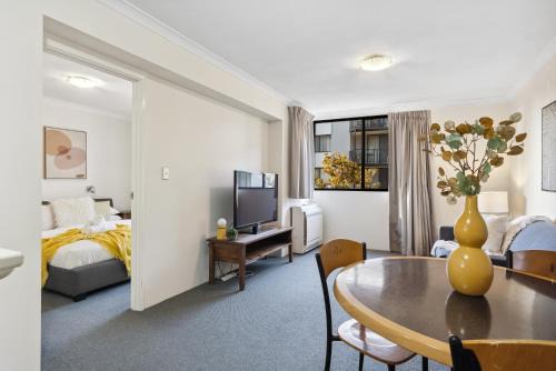 Riverside Elegance Central 1BR 1BA Apartment