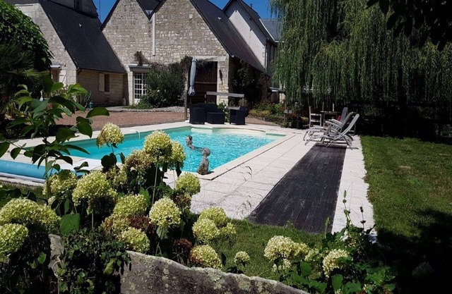 Riverside Hideaway in Cinais