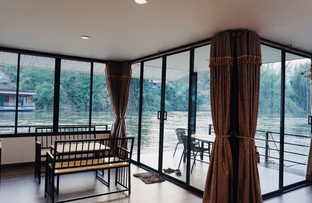 Riverside Hill Resort & Restaurant