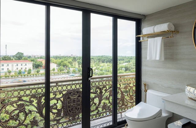 Riverside Hotel Đông Anh