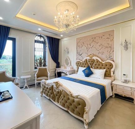 Riverside Hotel
