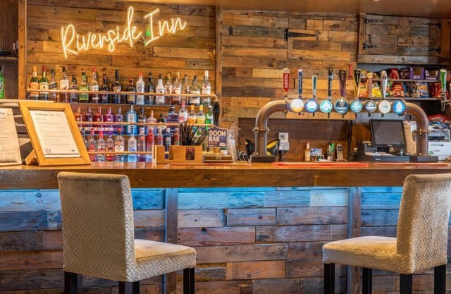 Riverside Inn
