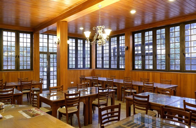 RIVERSIDE INN HOTEL