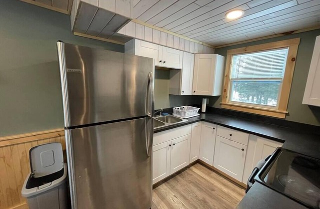 Riverside Lodge *West Outlet* (Close to Moosehead)
