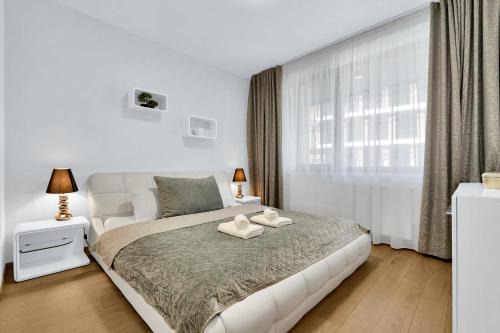 Riverside luxury apartment