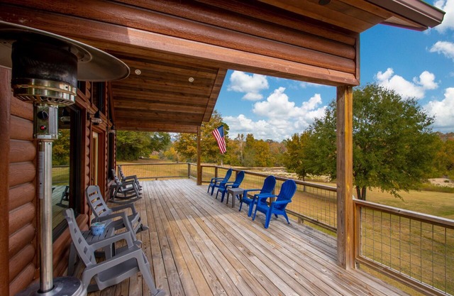 Riverside on Vaughn with Game Room and More space!