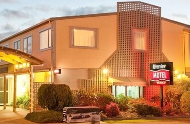 Riverview Motel