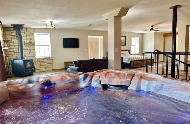 Riverview Villa - Hot Tub - Beach - River Views