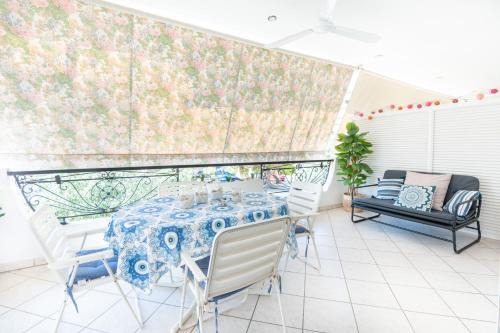 Riviera Retreat Relaxing Vacation Apartment by the Sea in Voula