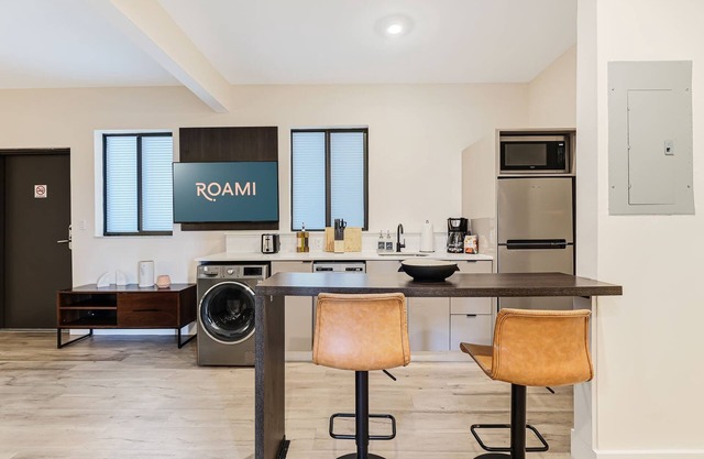 Roami at The Palace | 4 Bed Combo | 2 Units #26