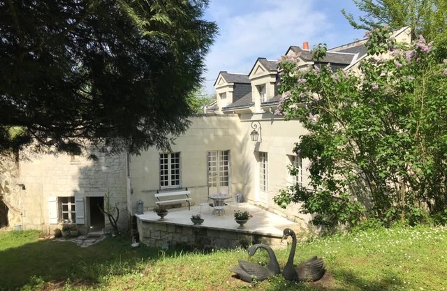 Roberto House