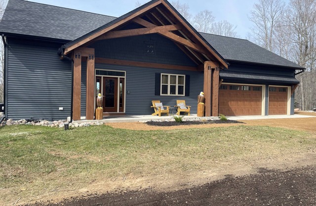 Roberts Lake - Freedom Lodge
