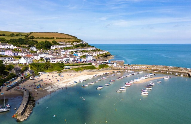 Robin Hill, Holiday Cottage Tresaith, Sleeps 5, 3 bedrooms, bathrooms
