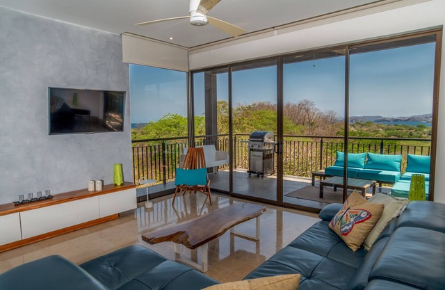 Roble Sabana 305 Luxury Condo - Reserva Conchal
