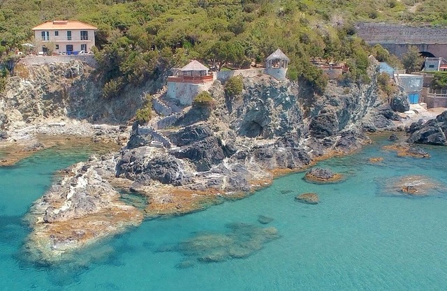 Roc Villa 1111 | Exclusive villa with 2 private beaches and large sea-view park