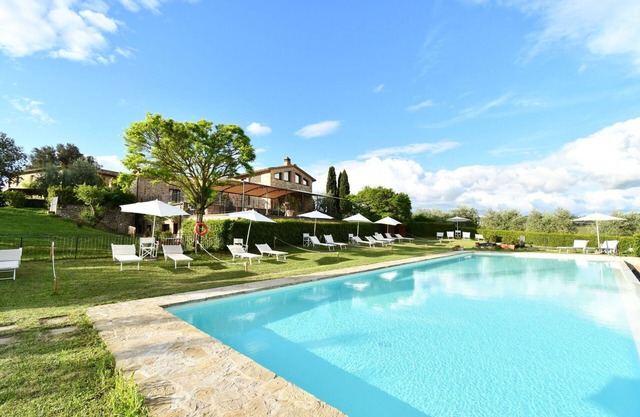 Rocche di Valiano, Fiordaliso in Siena, pool use, AC