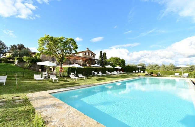 Rocche di Valiano, Verbena in Siena, pool use, AC