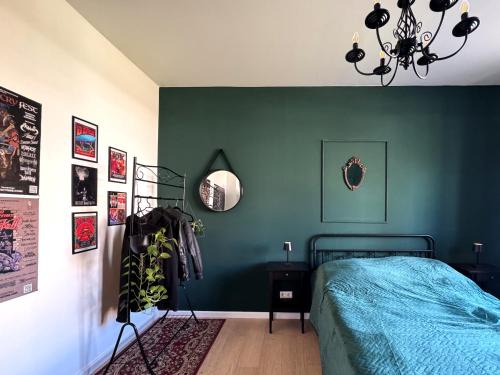 Rock City Apartments Room 555