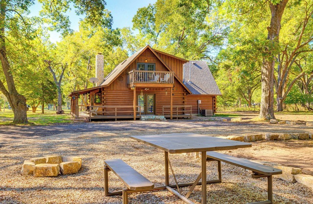 'Rock Creek Lodge' 1 Mi to Lake of the Arbuckles!
