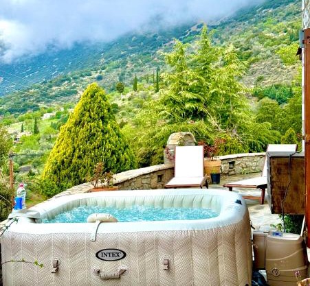 Rock Dandy Deluxe Chalet in Arachova - Delphi, Sauna, Prv Parking, Amazing View