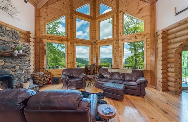 Rock Garden Roost | Stunning Mountain Views, Hot Tub, Game Room & Fire Pit!