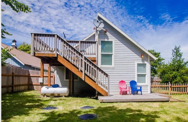 Rock Lobster Cottage - Dog friendly and a great location!!
