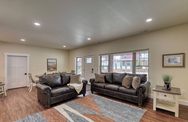 Rockerville Gold Town Lodging #7-Badlands Retreat Near Mt. Rushmore - This two-bedroom condo is your perfect home base for adventure and relaxation. Just minutes from Mount Rushmore, Crazy Horse Memorial, Custer State Park, Sturgis, and the Badlands.
