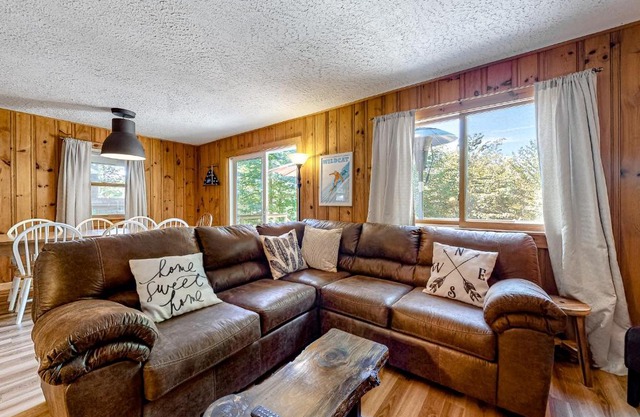 Rockhouse Mountain Retreat