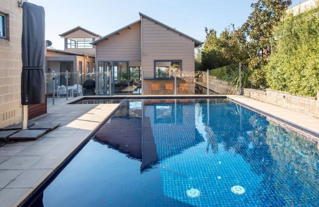 Rockleigh Bay - Gas Heated Spa and Solar Heated Pool