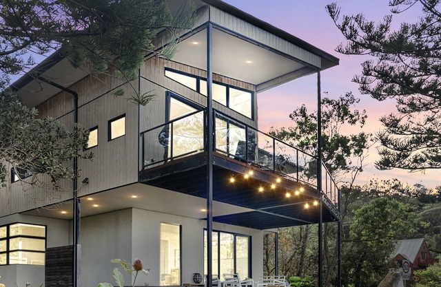 'Rockpool' - Amazing Ocean Views w/ Direct Beach Access