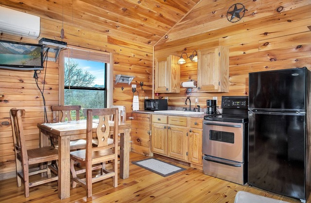 Rockview Cabin 1 | Spectacular Views of Enchanted Rock