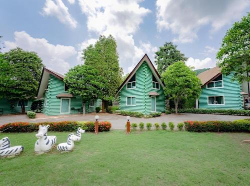 Rockwood house Resort and Thai massage ร็อควู้ด เฮาส์ รีสอร์ท แอนด์ ทรงวาดนวดแผนไทยเพื่อสุขภาพ และสปา