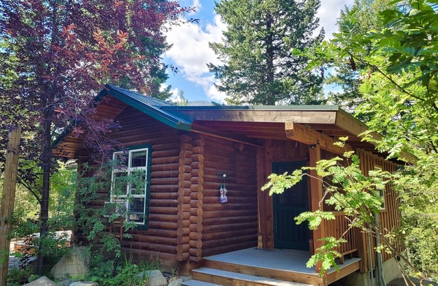 Rocky Top - Dog Friendly Cute and Cozy Log Cabin!