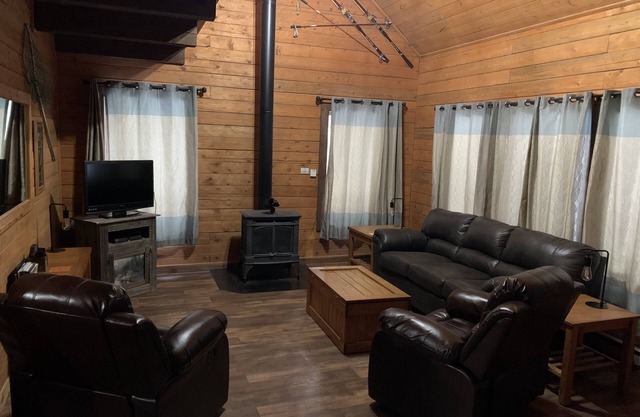 'Rocky Top' Log Cabin with Views! - Now Open Year Round! - Cabin 2