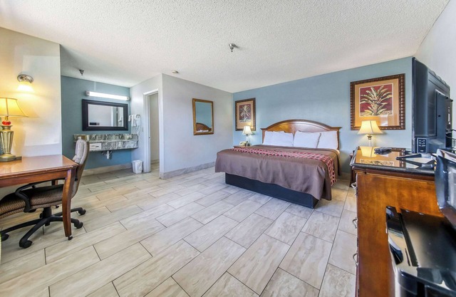 Rodeway Inn And Suites