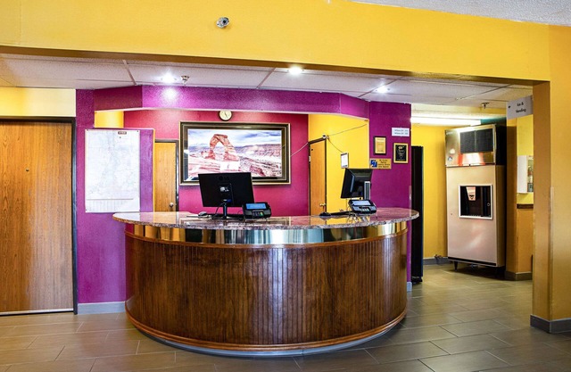 Rodeway Inn & Suites