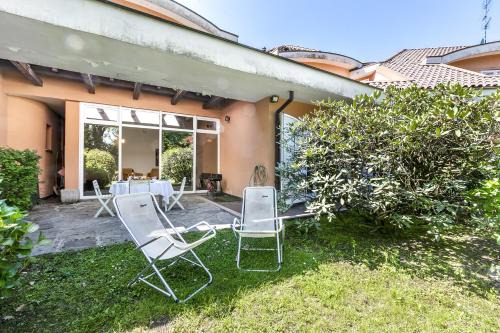 Rododendro Rosso - Happy Rentals